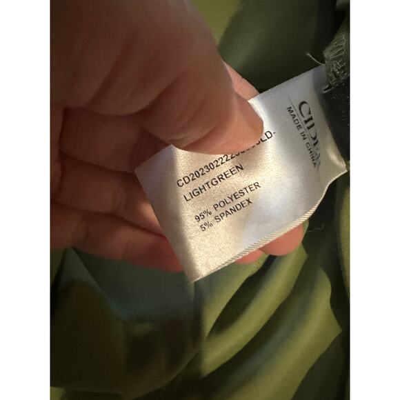 Cider Women's XLarge Light Green Ruched Off-Shoulder Satin Maxi Dress - Picture 8 of 8